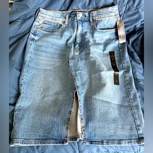 New Blue Jean skirt. Never worn. Brand Banana Republic. Size 10
